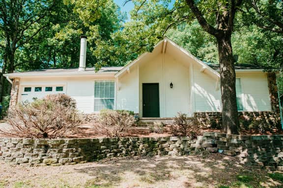 West LR Home W/Fireplace 20 Woodhill Drive, Little Rock, AR - Image 2
