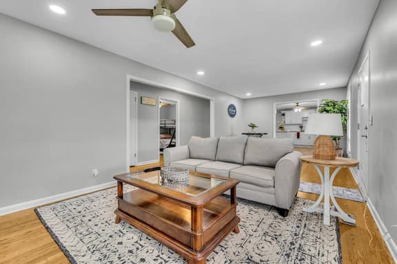 Spacious 4 - Bedroom Gem 518 Twin Oak Drive, Murfreesboro, TN - Image 1