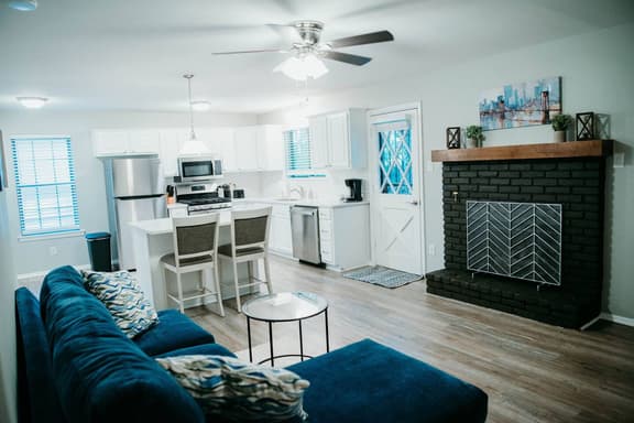 Modern Home For Travelers 19 Del Tara Drive, Jacksonville, AR - Image 1
