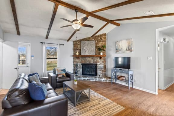 Cozy Home for Travelers 122 Pecan Valley Drive, Sherwood, AR - Image 1